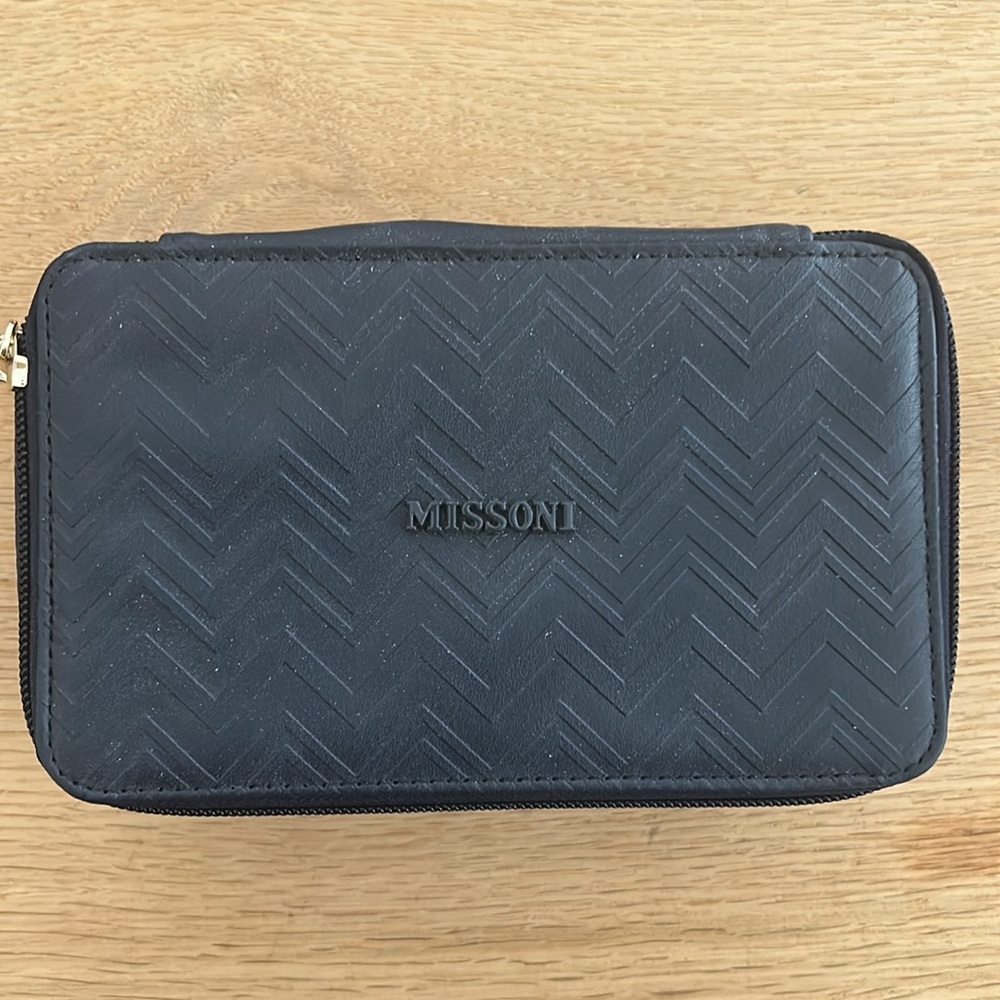 NWT Missoni for Delta Navy Travel kit